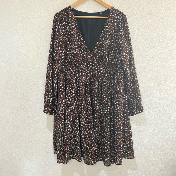 Torrid Long Sleeve Flare Floral Deep V Dress - Picture 3 of 9